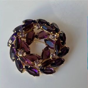 Vintage 3D purple rhinestone Statement brooch